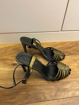 Zapatos tacón Dorados Hoss Intropia 37
