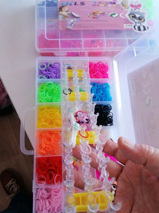 2 cajas gomas manualidades 