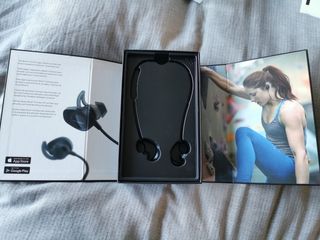 Caja de auriculares bose soundsport