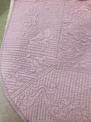 Colcha bouti color rosa para cama de 150 de ancho.