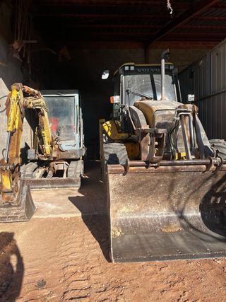 Trabajos con Retroexcavadoras y mini cargadora