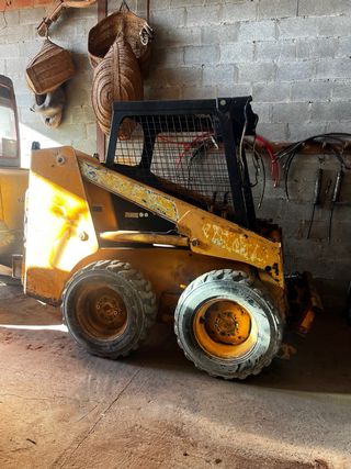 Trabajos con Retroexcavadoras y mini cargadora