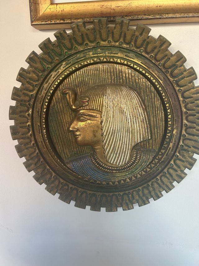 2 platos bronce relieve egipcio