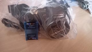 OLYMPUS SP550UZ Compacta. Rebajado 50 %