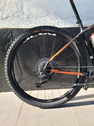 Bicicleta MTB de Carbono 29 pulgadas.