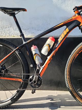 Bicicleta MTB de Carbono 29 pulgadas.