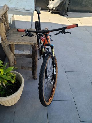 Bicicleta MTB de Carbono 29 pulgadas.