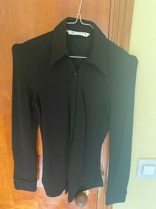 Camiseta de mujer negra de zara talla M