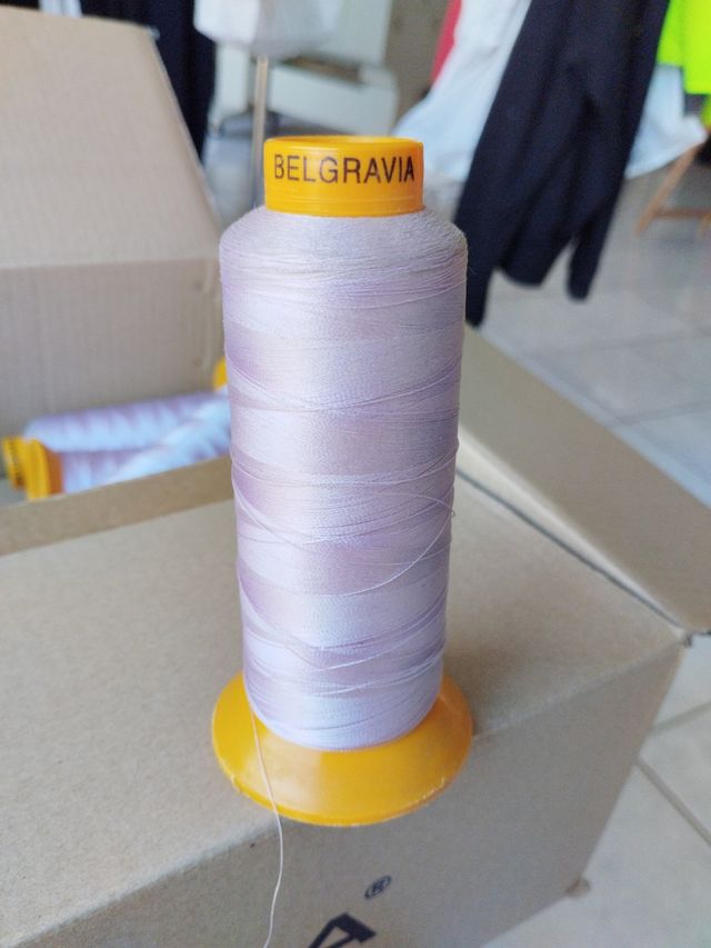 11 filati ricamo viscosa stock