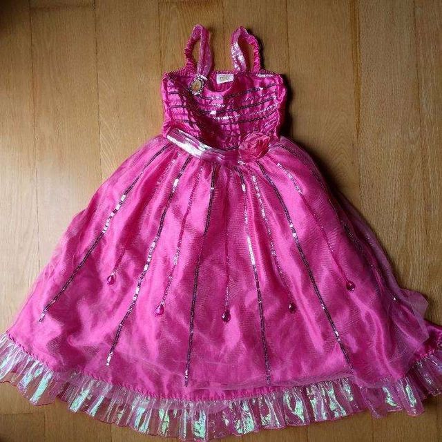 Rosa 25€. Bella rojo 25€ Frozen con zapato 30€.