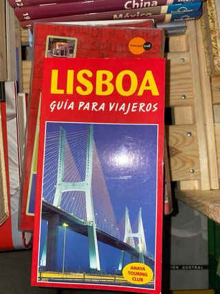 Guias de viaje diferentes editoriales
