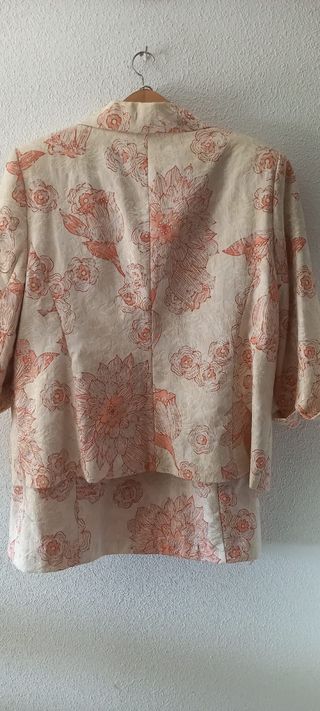 Traje chaqueta falda