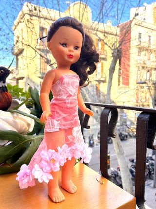 lote de 2 Vestido Nancy rosas y plumas y negro