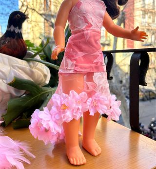 lote de 2 Vestido Nancy rosas y plumas y negro