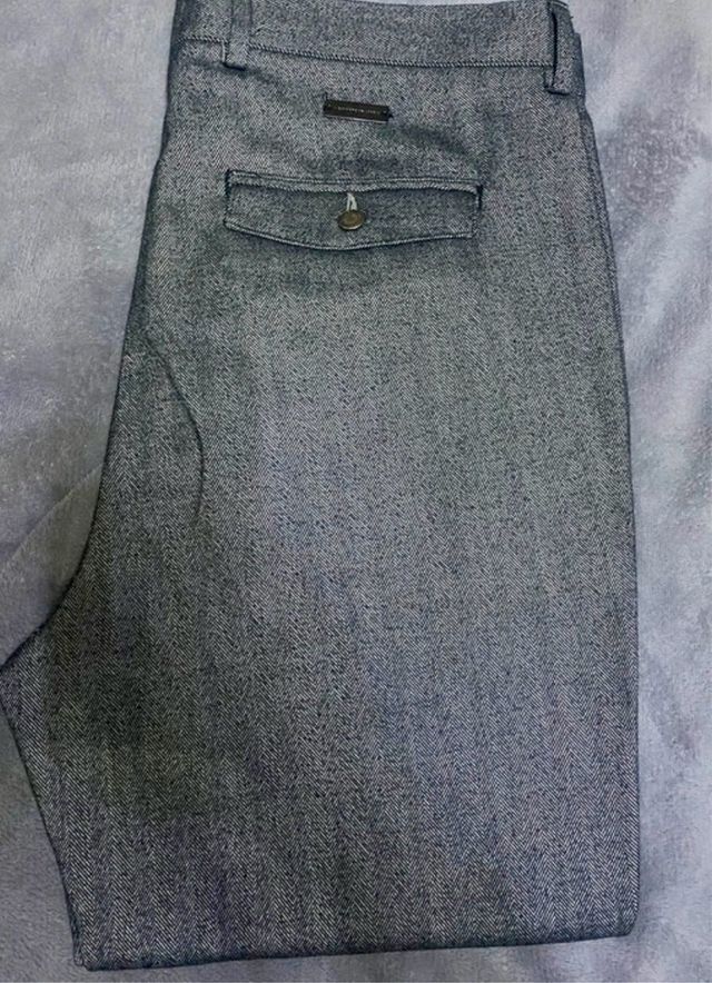 Pantaloni grigi Alessandro Dell’Acqua