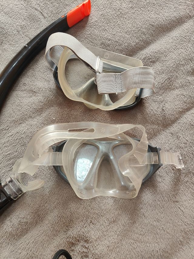 Gafas acuaticas y tubo 