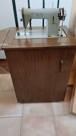 Máquina de coser antigua