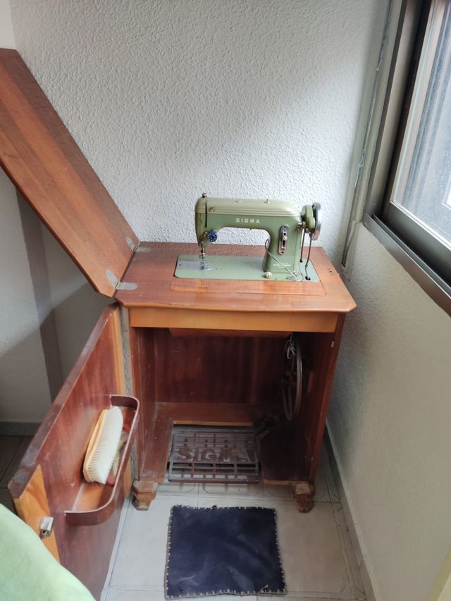 Máquina de coser antigua