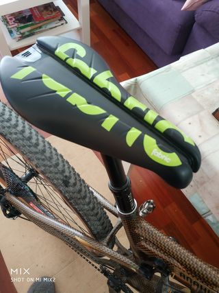 Sillín FABRIC carbono ( velocidad o triatlón)