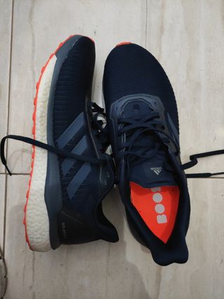 ADIDAS BAMBAS MUY CÓMODAS CORRER 