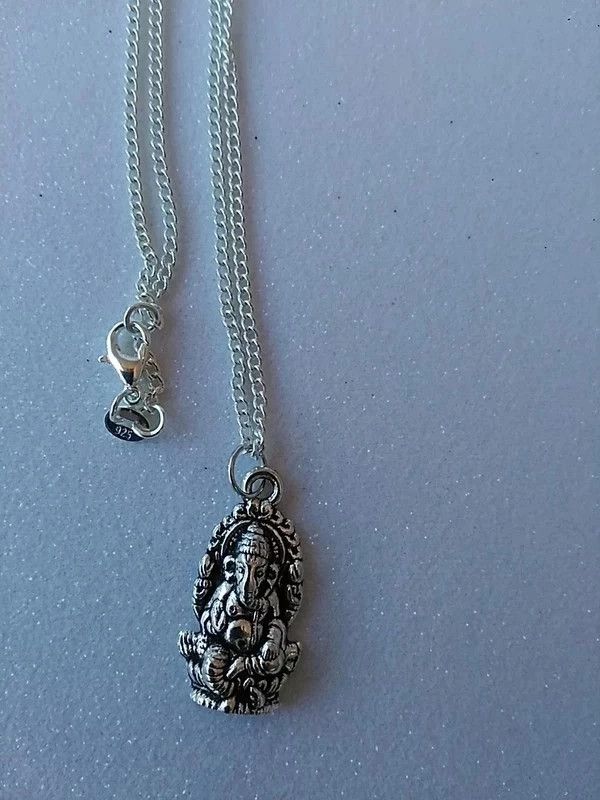 Colgante Ganesha y cadena Plata India.