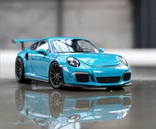 Miniatura PORSCHE 911 GT3 1.24 FUENGIROLA