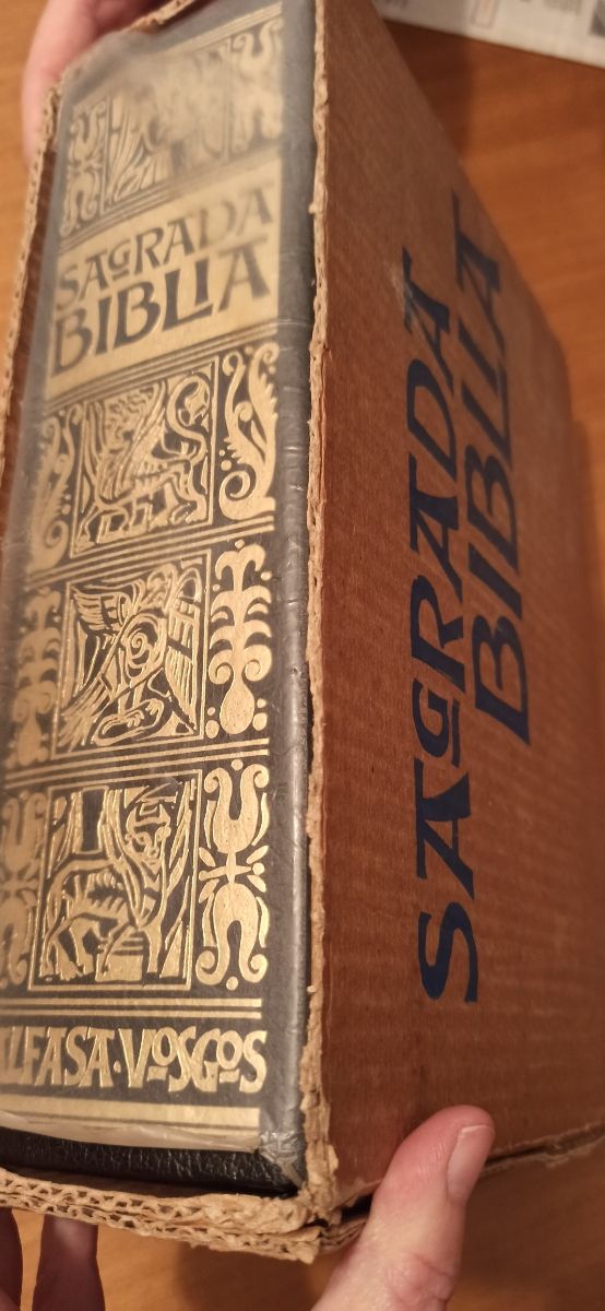 Sagrada Biblia