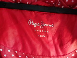 Plumífero Pepe Jeans reversible rojo y motas