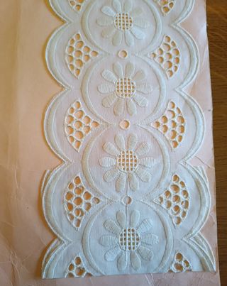 Puntilla antigua para juego de sabanas Nº4