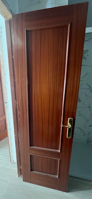 Puertas de madera maciza