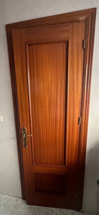Puertas de madera maciza