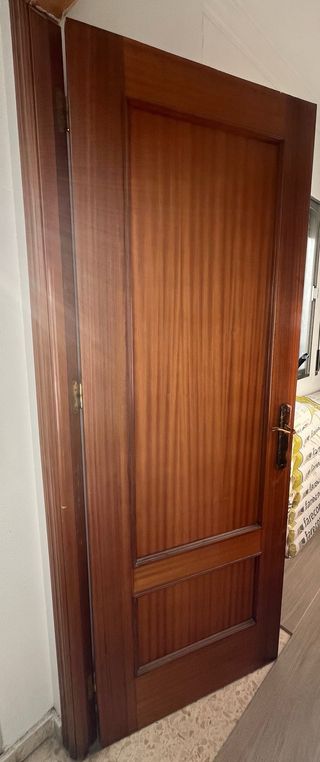 Puertas de madera maciza