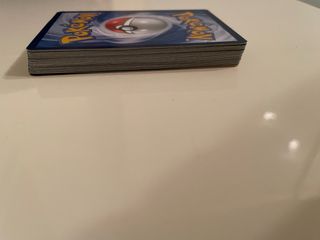 pacchetto 30 carte Pokémon originali