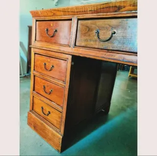 Escritorio inglés de madera