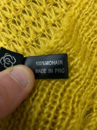 Sciarpa di lana color giallo oro