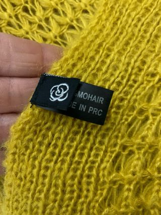 Sciarpa di lana color giallo oro