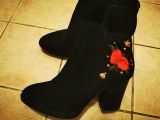 Stivaletti neri donna tipo scamosciato