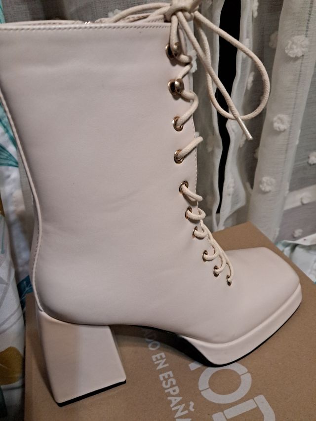 BOTAS NUEVAS
