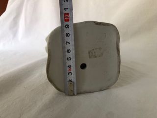 Figura de porcelana - niña jugando al tennis.