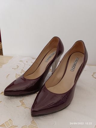 Décolleté in vernice viola
