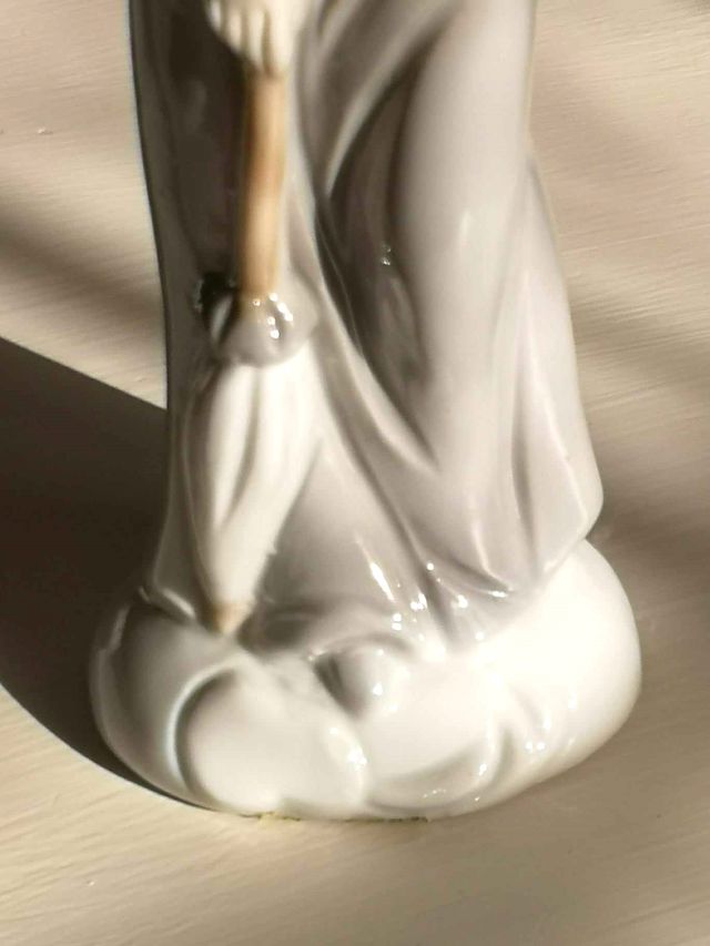 STATUETTA PORCELLANA