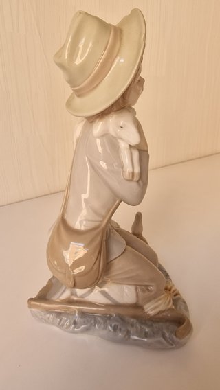 FIGURA TIPO LLADRÓ