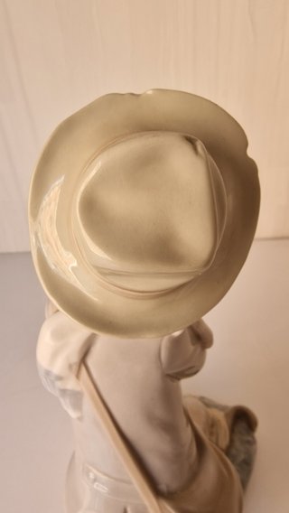 FIGURA TIPO LLADRÓ