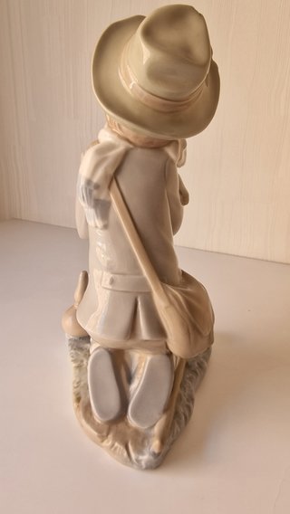 FIGURA TIPO LLADRÓ