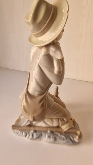 FIGURA TIPO LLADRÓ
