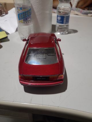 1/18 Maqueta BMW 850 i