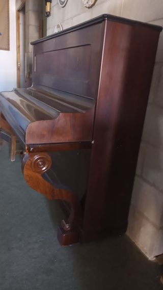 PIANO DE PARED BERNAREGGI CAOBA