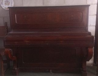 PIANO DE PARED BERNAREGGI CAOBA