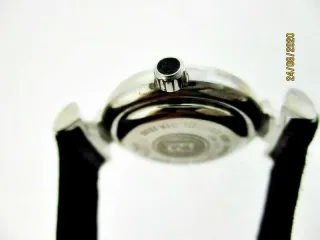 FENDI MOTHER OF PEARL DIAL ROUND SS QUARTZ LADIES