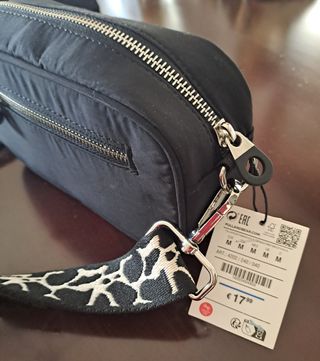 Bolso bandolera negro nuevo con etiqueta Pull&bear